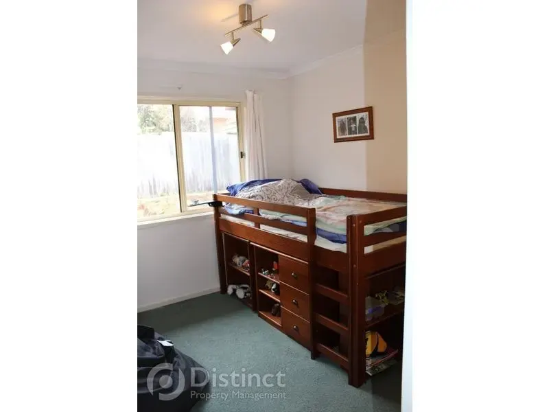 70 Wanderer Court, Amaroo, photo 9