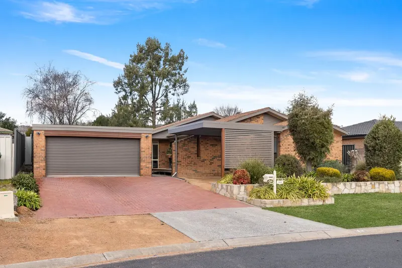 33 Poplar Crescent, Jerrabomberra