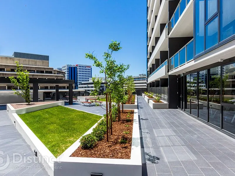 130/45 West Row, City, photo 1
