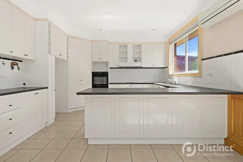 2 Quinlivan Crescent, Dunlop, photo 3