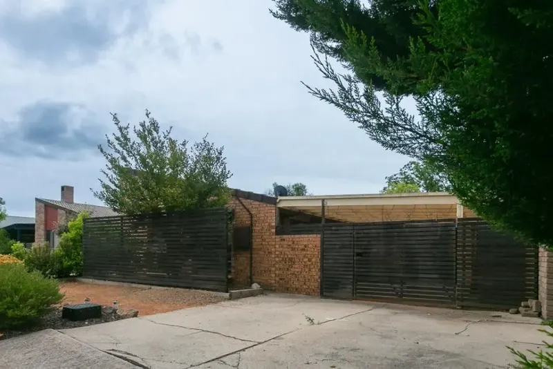 6 Moorehead Place, Latham