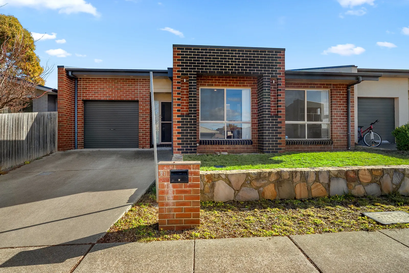 21 Gladys Lister Street, Franklin, photo 1