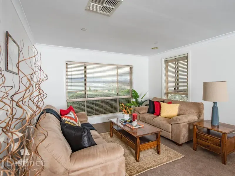5 Olive Pink Crescent, Banks, photo 5