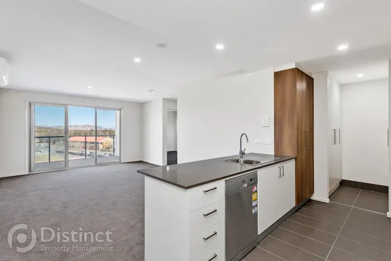 137/35 Oakden Street, Greenway, photo 3