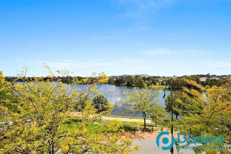 53 Strayleaf Crescent, Gungahlin, photo 2