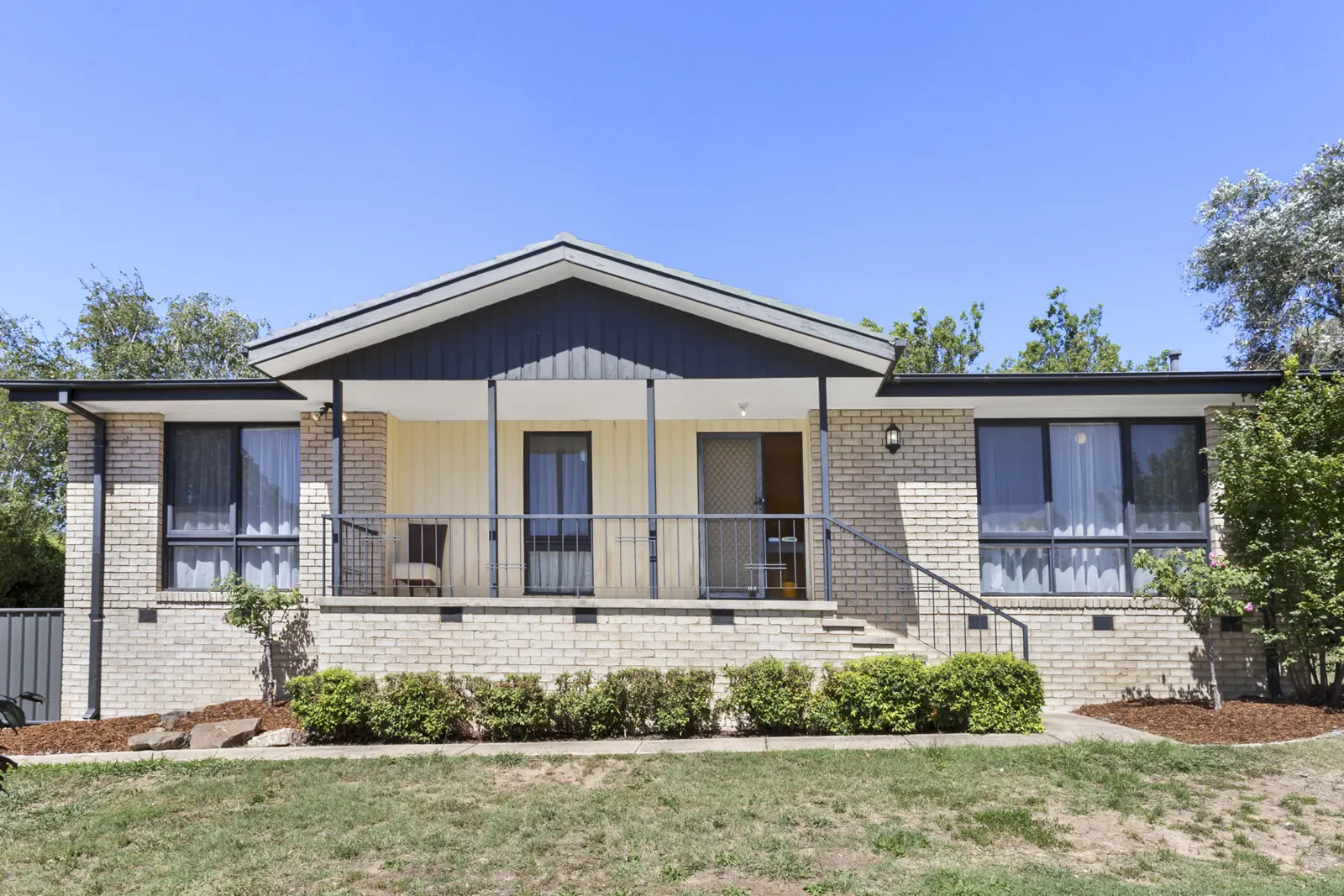 70 Ragless Circuit, Kambah, photo 1