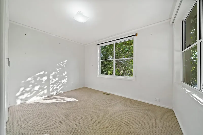 80 Walker Crescent, Narrabundah, photo 6