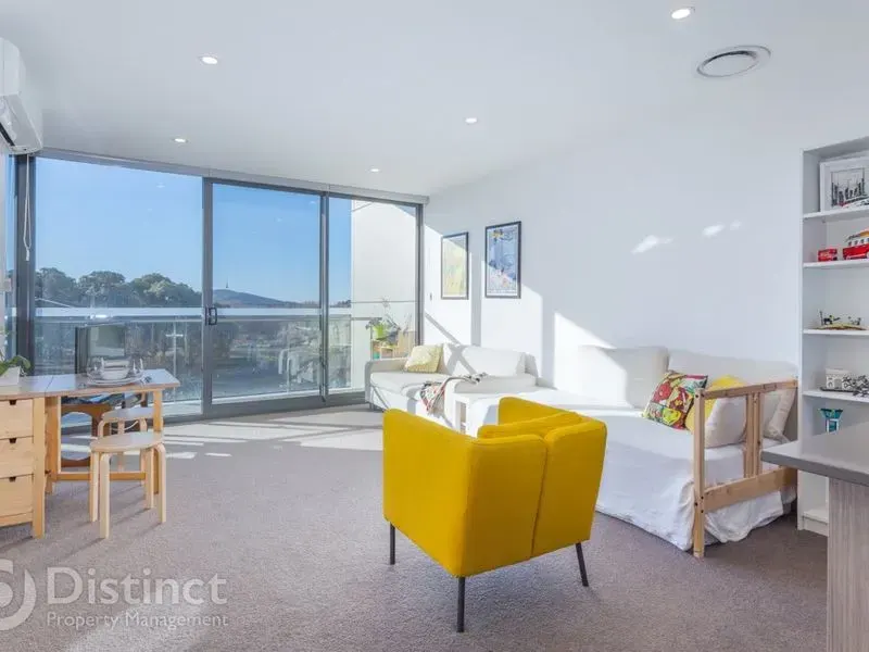 284/7 Irving Street, Phillip, photo 7