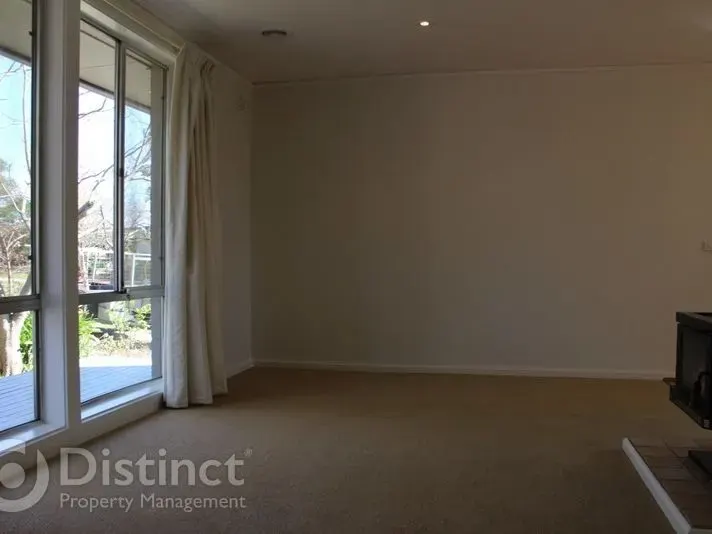 5 Ulm Street, Scullin, photo 5