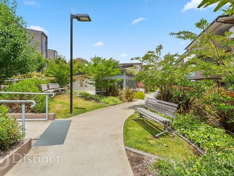 142/121 Easty Street, Phillip, photo 15