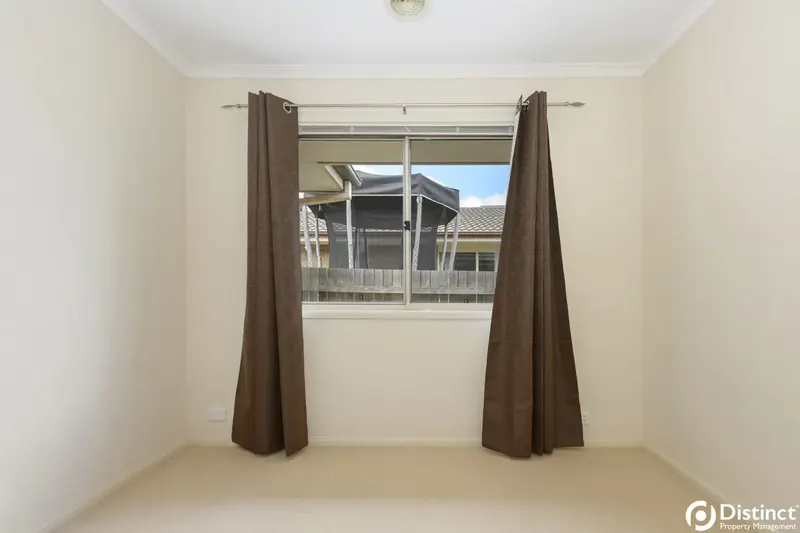 15 Leven Street, Amaroo, photo 7