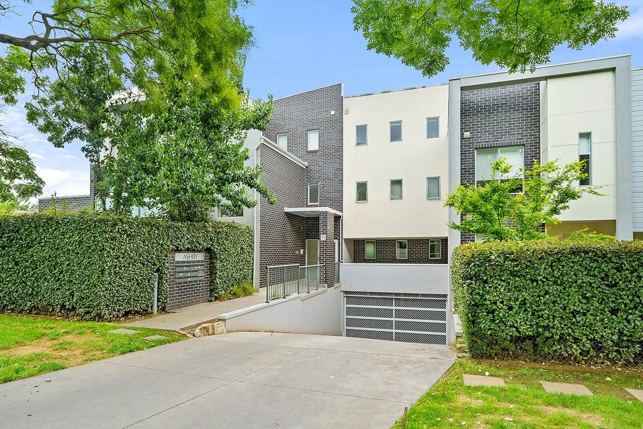 10/15 Randell Street, Dickson, photo 1