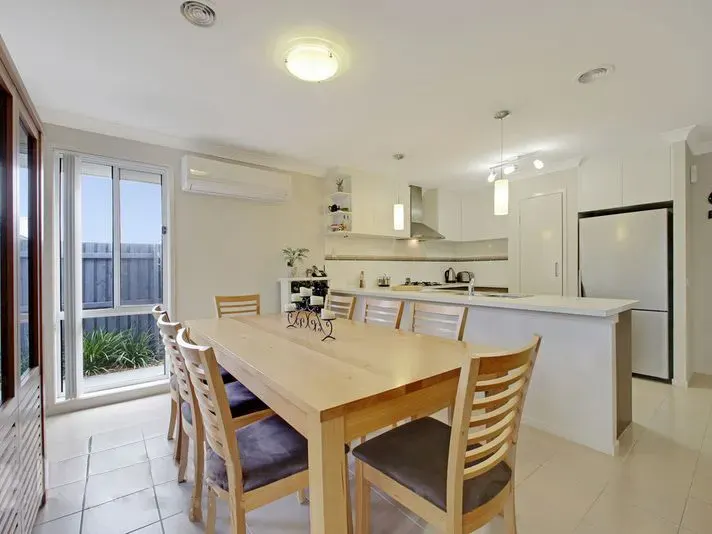 83 Donald Horne Circuit, Franklin, photo 4